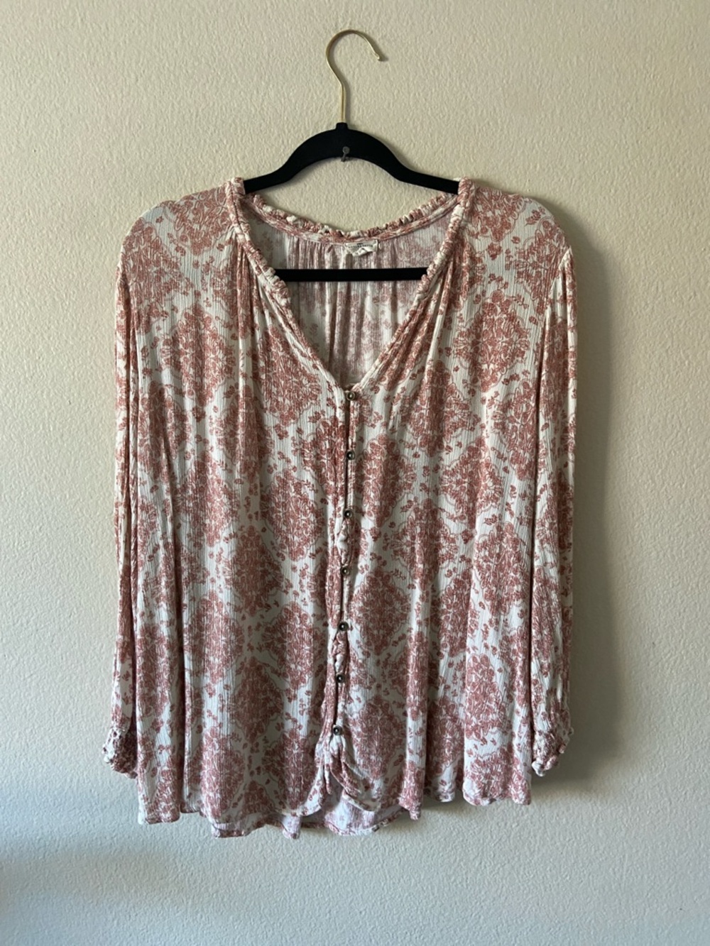 Women's Pink Floral Button-Front Long Sleeve Top
